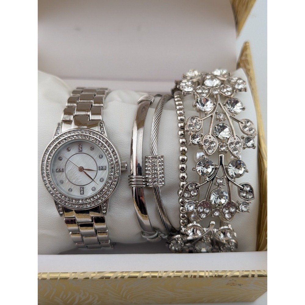 Folio Women's Bracelet and Watch Set Silver Tone w/ Box- New Battery‎